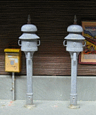 Modellbahnstation mit Stationsglocken